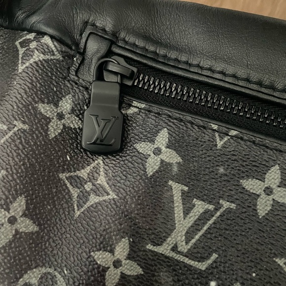 LOUIS VUITTON - Unisex Black/Silver Limited Edition Monogram Galaxy Bumbag - Picture 7 of 12